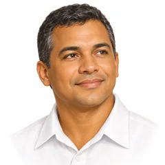 Retrato de Gabriel Rocha, coordenação do portal