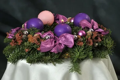 Advent wreath with violet and rose candles 1.jpg