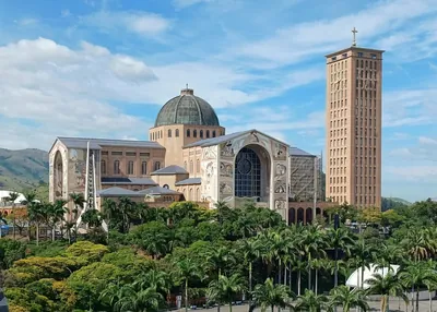 Santuário Nacional de Aparecida (SP).jpg